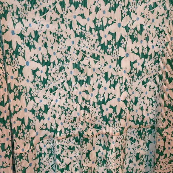 Green floral shift dress - Picture 2 of 3